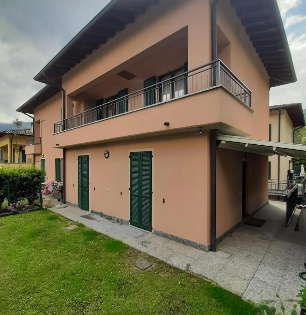 Dom wakacyjny La Casa Al Lago Bmor Love&Lake Mezzegra